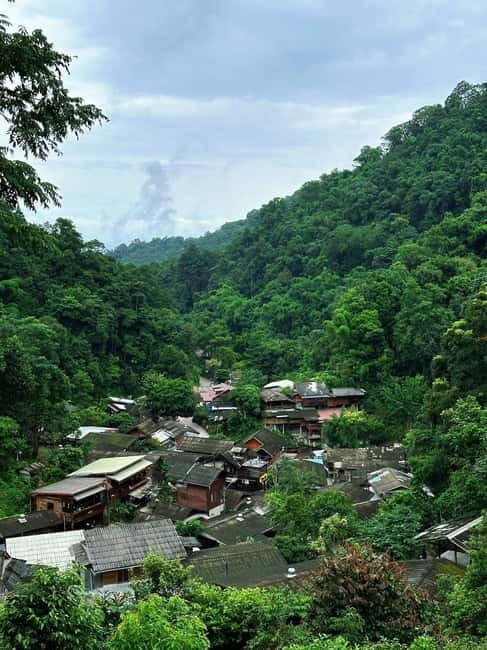 Chiang Mai: The Giant Café & Mae Kampong Village Day Trip - English-speaking escort: why it changes the day