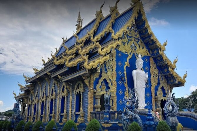 Chiang Mai to Chiang Rai White, Blue, Red Temples Long Neck Tour - 7:00 AM Pickup and the 12-Hour Reality Check