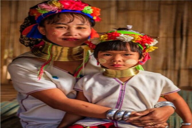 Chiang Mai to Chiang Rai White, Blue, Red Temples Long Neck Tour - Long Neck Karen Village: Crafts, Culture, and How the Day Feels There