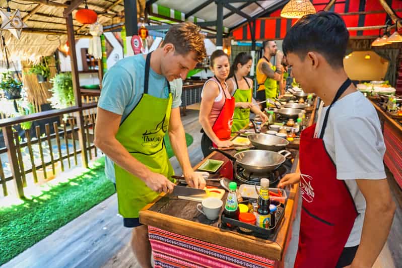 Chiang Mai: Traditional Thai-Akha Cooking Class& Market Tour - Hotel pickup and a 5–6 hour day that doesn’t waste time