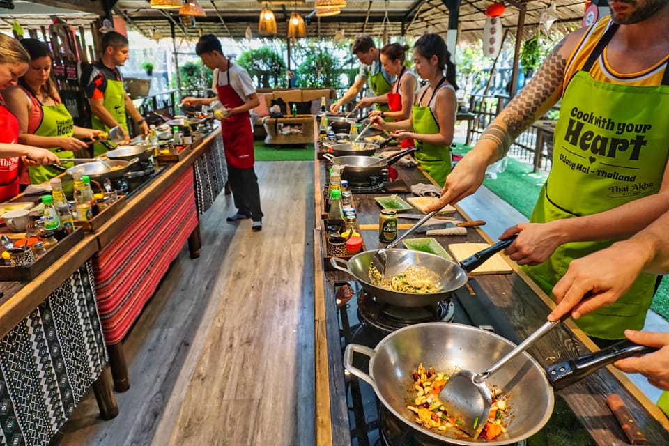 Chiang Mai: Traditional Thai-Akha Cooking Class& Market Tour - Choosing spice and avoiding surprise heat
