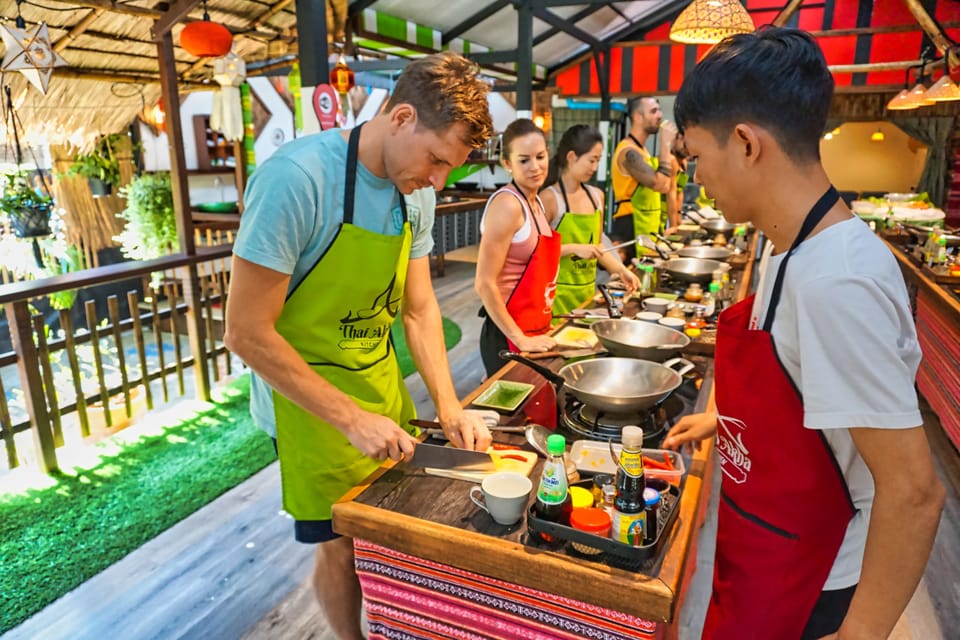 Chiang Mai: Traditional Thai-Akha Cooking Class& Market Tour - What hotel pickup changes (and what it doesn’t)