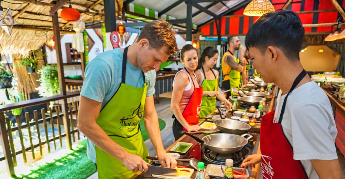 Chiang Mai: Traditional Thai-Akha Cooking Class& Market Tour - The market tour: where your cooking starts before the stove