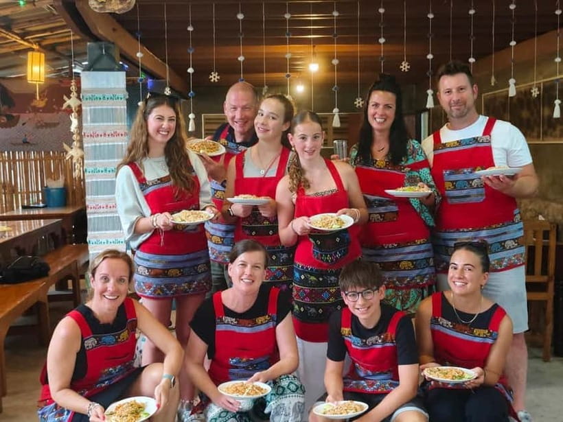 Chiang Mai: Traditional Thai Cooking Class with Market Tour - Eating the results: a meal you made, not just samples
