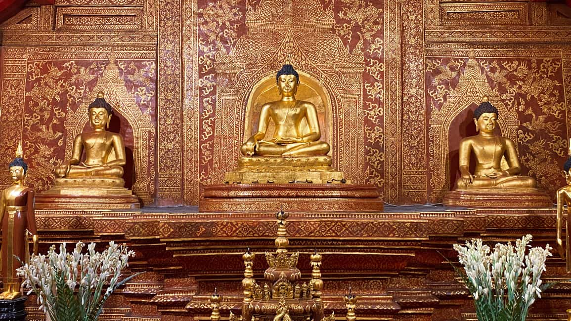 Chiang Mai Twilight Tour: Illuminated Old City Landmarks - The itinerary, stop by stop: what happens in those 2 hours