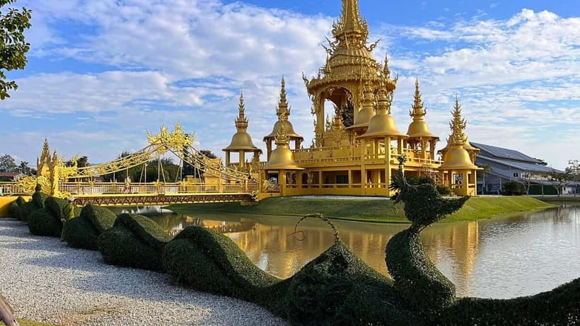Chiang Mai: White and Blue Temples and Lalita Cafe - Mae Kachan Hot Spring stop: short but useful