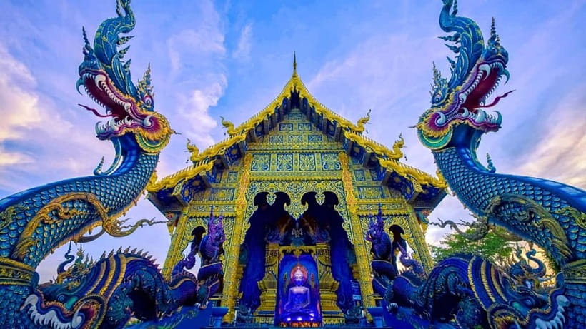 Chiang Mai: White and Blue Temples and Lalita Cafe - Morning pickup and the van ride that sets the tone