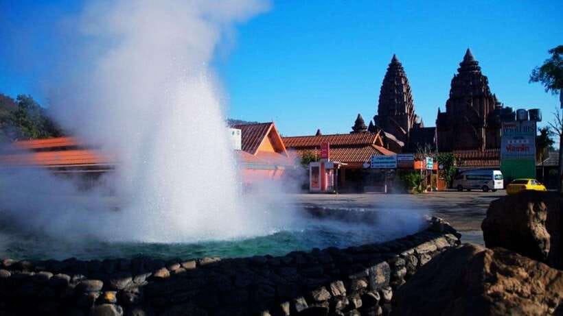 Chiang Mai: White, Blue & Big Buddha Temples in Chiang Rai - Long Neck Karen Village: Choose Your Option Based on Your Comfort Level
