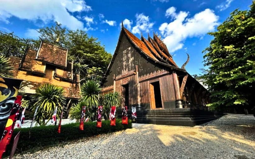 Chiang Mai: White & Blue Temples, Black House & Hill Tribes - Wat Rong Khun White Temple: The Glass and Carving Show You Came For