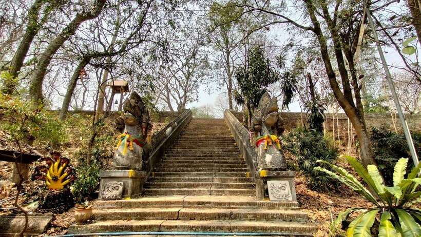 Chiang Mai:Wat Phra That Doi Suthep & Wat Umong Evening Tour - Who this tour fits best (and who should think twice)