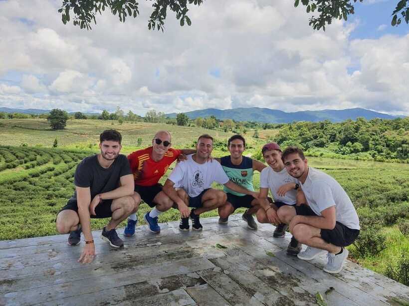Chiang Rai: 7 Major Sightseeing Tour with Thai Buffet Lunch - Thai Buffet Lunch: A Simple Break Before the Afternoon Sightseeing