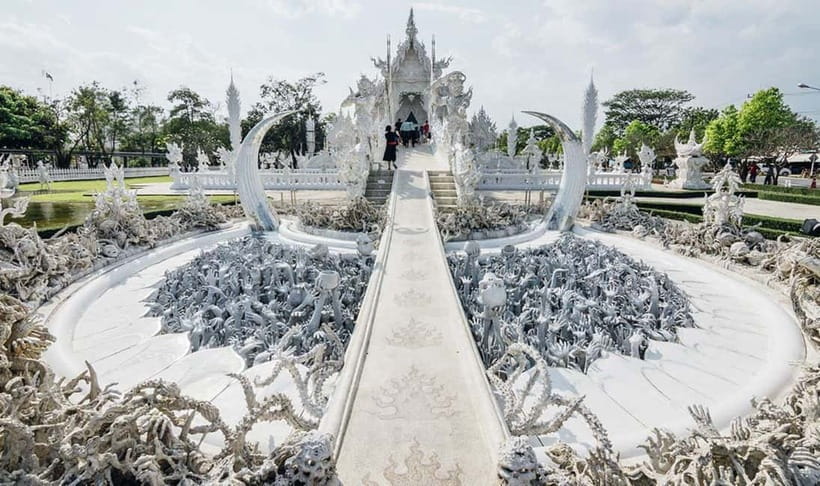 Chiang Rai: 7 Major Sites, Golden Triangle & Tea Plantation - Wat Rong Khun, Blue Temple, and the Black House: three art worlds in one morning