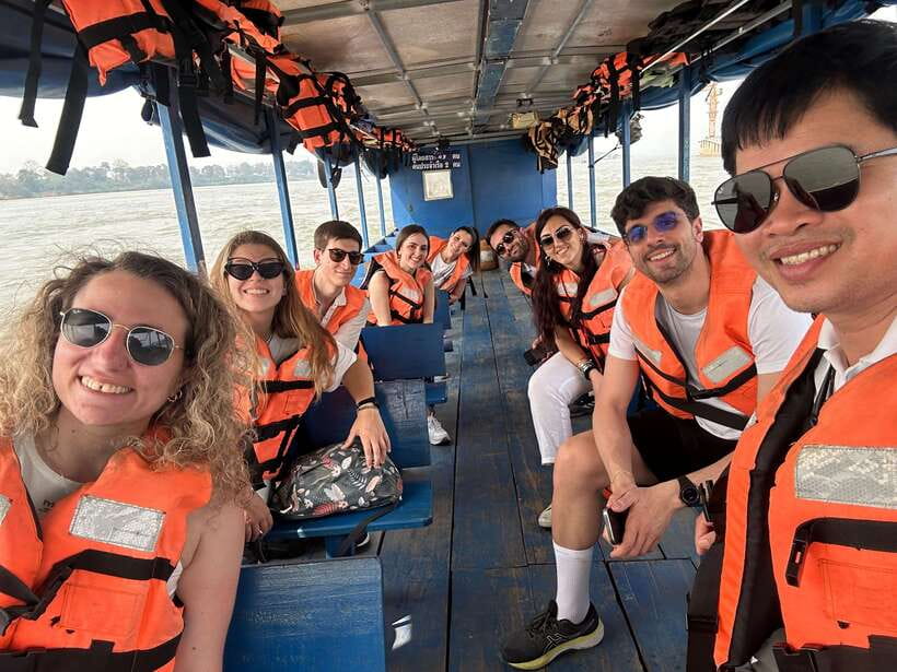Chiang Rai: All 7 Amazing Attractions With Mekhong Boat Trip - Long-Neck Karen Village: a guided visit with a strict time window