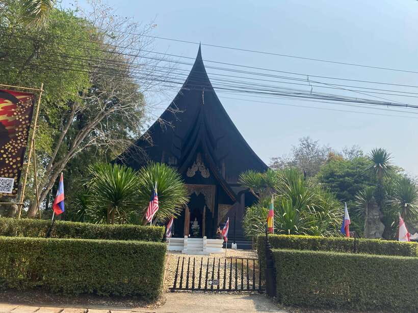 Chiang Rai: City Highlights One-Day Tour with Thai Lunch - Baan Dam Museum (Black House): art that feels slightly unreal