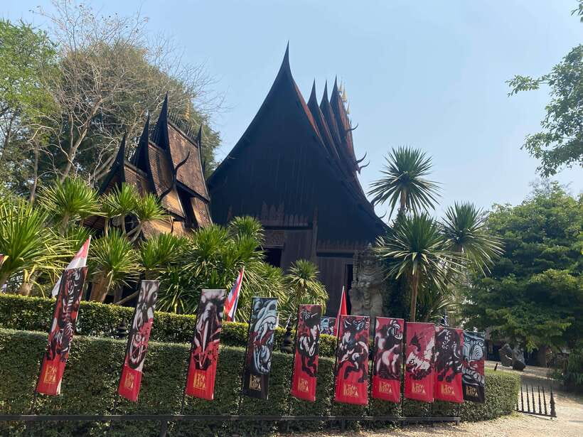 Chiang Rai: City Highlights One-Day Tour with Thai Lunch - Golden Triangle and the House of Opium: quick orientation on a big story