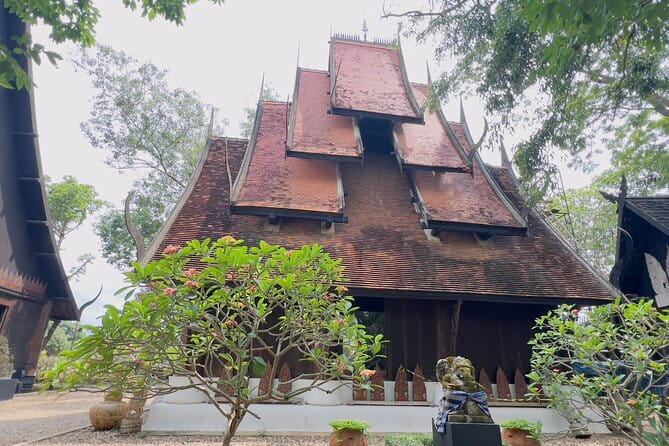 Chiang Rai: Discover 7 Must-See Spots & Lunch Buffet - Long Neck Karen Village: cultural curiosity with an ethics check