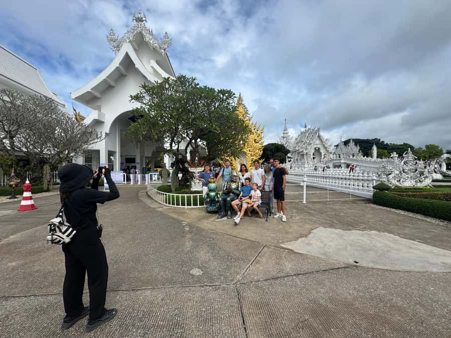 Chiang Rai: Explore 7 Major Sites with All Tickets Included - Choui Fong Tea Plantation: a scenic break plus an oolong tasting