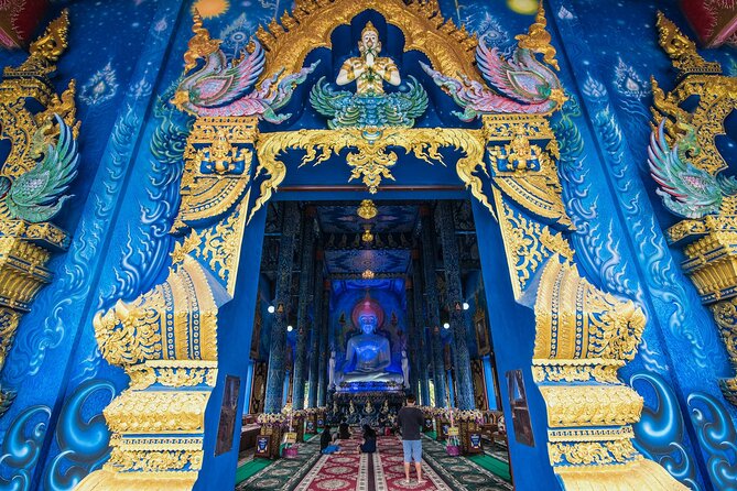 Chiang Rai Full Day Tour with Boat Trip and Longneck Village - Van ride reality: leaving early, returning late, and coping with motion