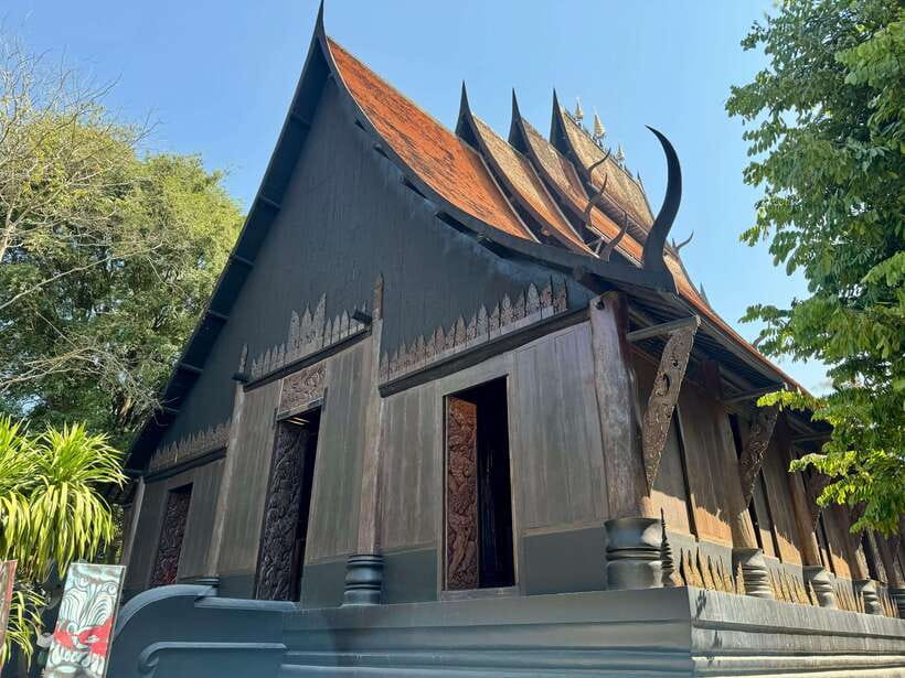 Chiang Rai: Iconic Temples & 7 Major Sites—River View Buffet - Longneck Karen Village: culture, context, and a moral question