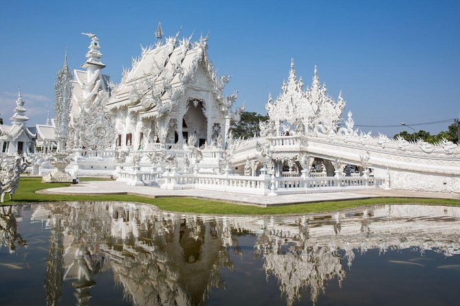 Chiang Rai One Day : White Temple, Golden Triangle, Boat Ride to Laos, Long Neck - A 12-hour circuit from Chiang Mai: what the day really feels like