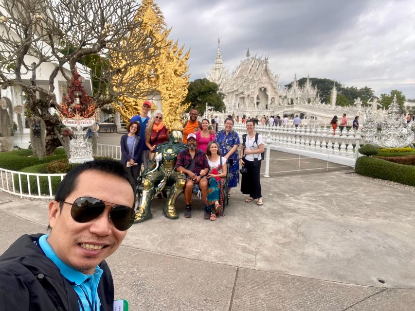 Chiang Rai: Popular Sightseeing Tour 7 places , Buffet Lunch - The day’s route: from White Temple to Golden Triangle and back