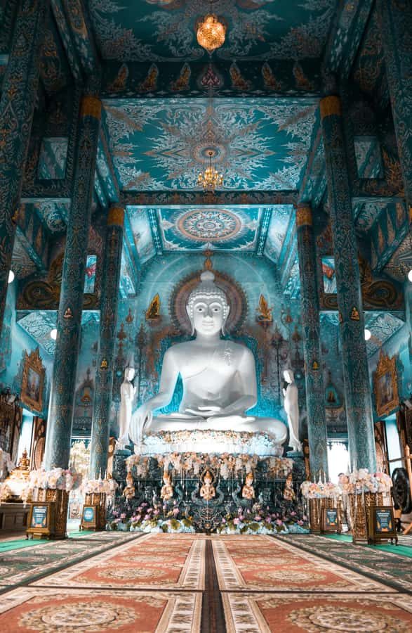 Chiang Rai: Private 1 Day Temple Tour - Wat Phra Kaew Chiang Rai: classic temple energy, shorter visit