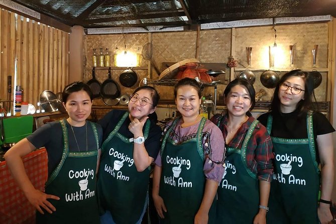 Chiang Rai Private Cooking Class - Cooking With Ann - The local organic market stop: shopping like you mean it