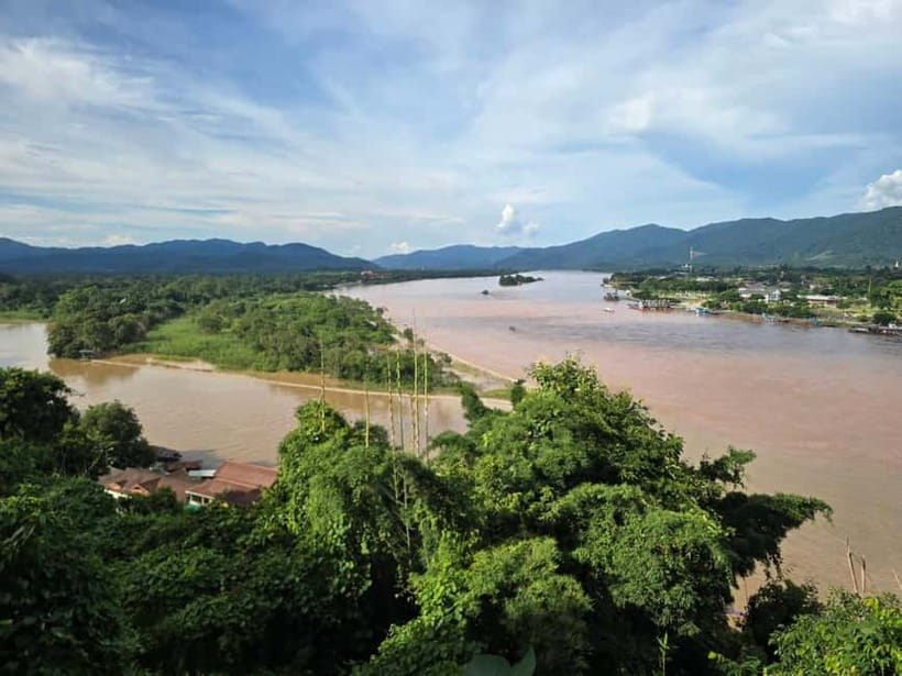 Chiang Rai: Private Tour with Driver and Custom Itinerary - Huay Pla Kang and Black House back-to-back: why the contrast works