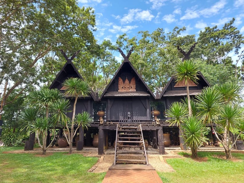Chiang Rai: Temple Treasures & Popular Sightseeings (Buffet) - Key points at a glance