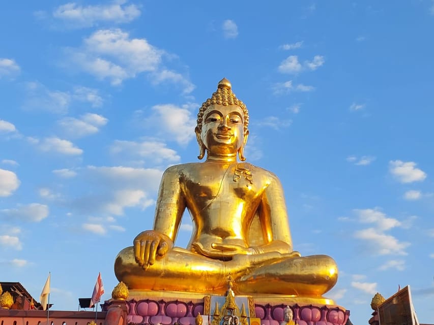 Chiang Rai: Temple Treasures & Popular Sightseeings (Buffet) - Temple Treasures and Border Views: Why This Tour Works
