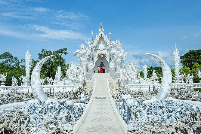 Chiang Rai Tour: Hot Spring,White Temple, Golden Triangle, Yao - The Yao hill-tribe village stop: cultural time in the middle of the route
