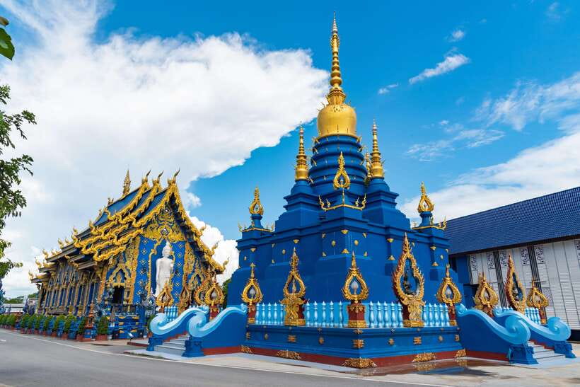 Chiang Rai Tour: White & Blue & Big Buddha (Red)Temples - Red Temple / Wat Huay Pla Kang and the Big Buddha Finish