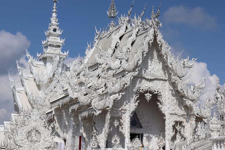 Chiang Rai White & Blue & Huay Pla Kang Temple& Lalitta Cafe - Chiang Rai in one long day: what 13 hours really feels like
