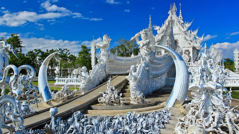 Chiang Rai: White, Blue, Red Temples, Long Neck Tour - Lunch, Entry Fees, and the $57 Value Question