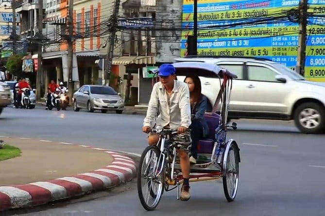 Chiang Rai:Guided Highlights Full-Day Tour-FREE LUNCH BUFFET - Choui Fong Tea plantation: a short taste of Northern Thailand
