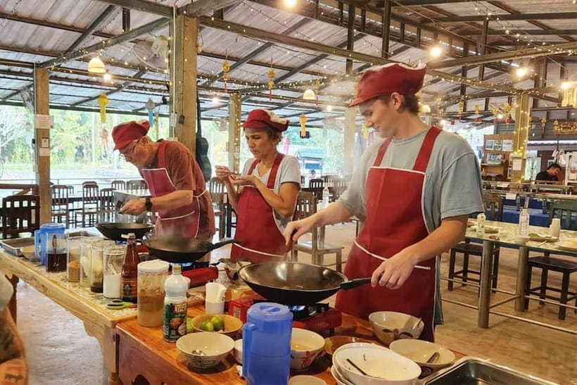 Chiang Rai:Lanna Home Cooking Class at Give Green Farm House - Market Morning (or Afternoon) in Chiang Rai: Why the first stop matters