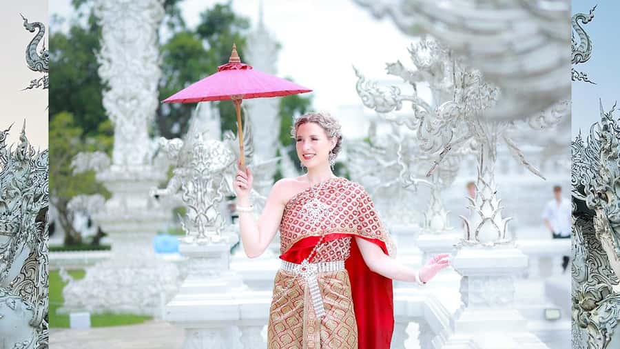 Chiang Rai:Photos of traditional Thai costumes,White Temple - Meeting point at Season Café and how the timing really plays out