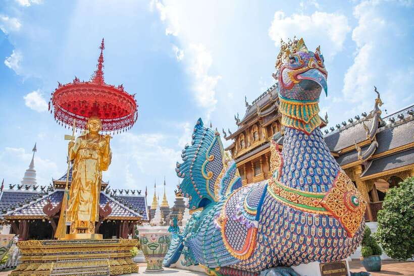 Chiangma: Wat ban den, Blue Temple & Sticky Waterfall. - Getting to Bua Thong: The Transfer That Keeps the Day Smooth