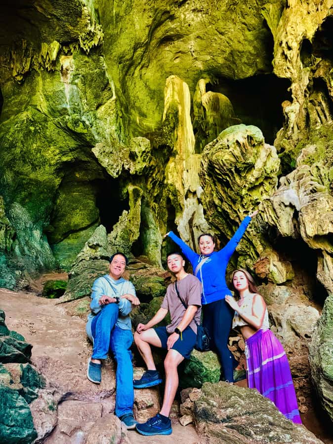 Chiangmai : Rainbow Cave , Unseen Canyon and Lanna temple - Viewpoint picnic and the walk-back scenery: how the route keeps energy under control