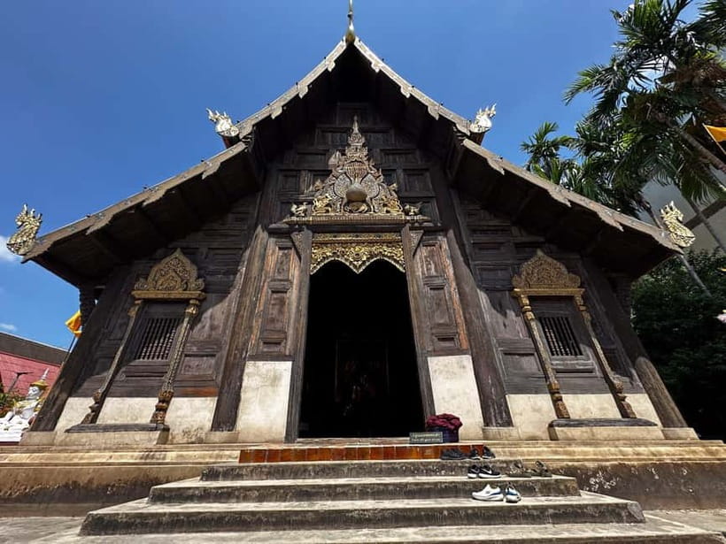 Chiangmai: Temple And City Walking Tour With Ex-Monk - 08:20 start and the walking-route reality