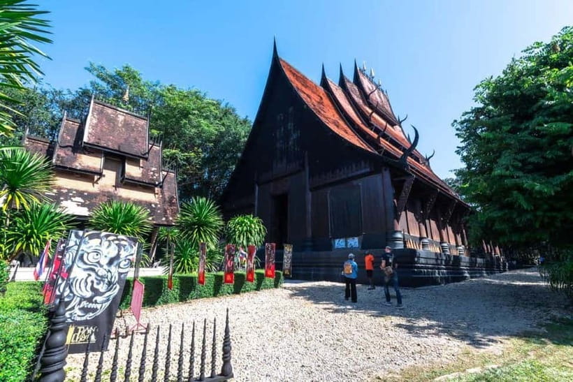 Chiangrai : Half Day Tour 3 Famous Temples / (Private tour) - What’s included (and what you should budget for)