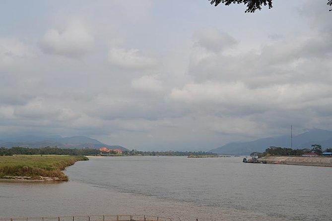 Chiangrai Round Trip Classic Tours 3 Days 2 Nights - Day 2: Blue Temple, Maekok boat trip, and Baan Dam’s weird-and-wonderful museum mix