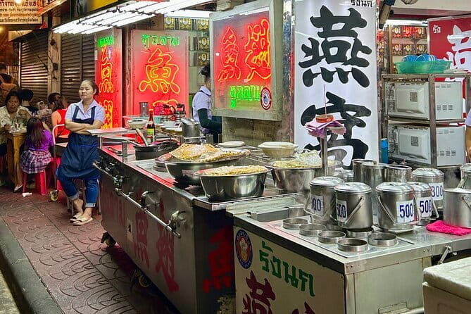 Chinatown Street Food Small Group Tour in Bangkok - The 2-Hour Yaowarat Walk: What Your Evening Actually Looks Like