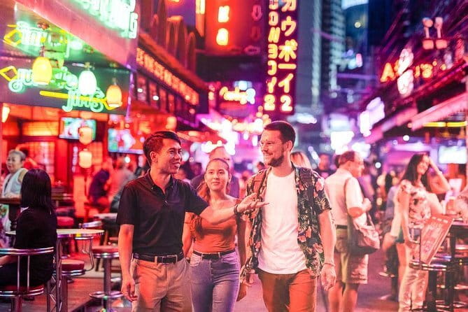Chinatown (Yaowarat Road) Neon Photoshoot - Chinataown’s neon-light vibe (and why they mention the history)