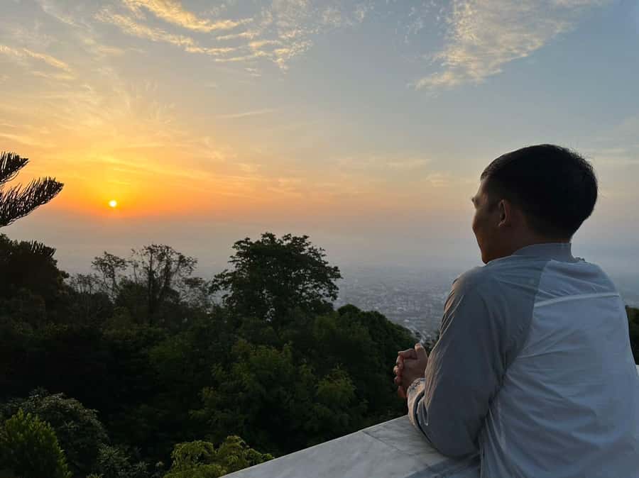 Chingmai Sunrise Hike & Cultural Traditions - Almsgiving ceremony: what it feels like to offer, then receive blessings