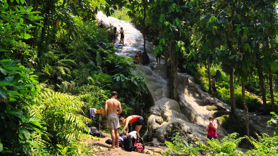 Climb Sticky Waterfall Like Spiderman - Lunch at the waterfall: what you get and how to plan your appetite
