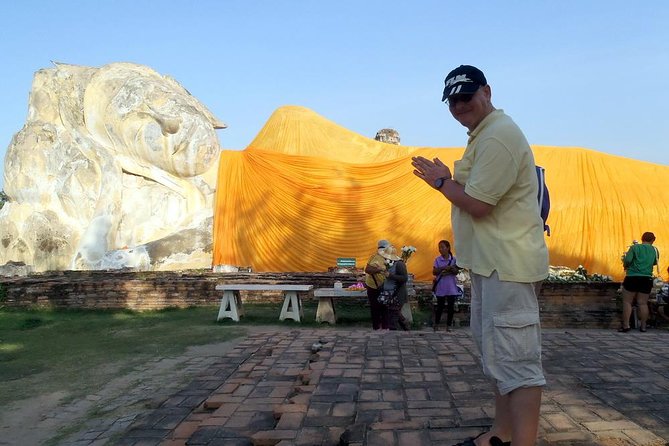 Colors of Ayutthaya Full-Day Bike Tour - Wat Mahathat: the Great Relic and the big central prang