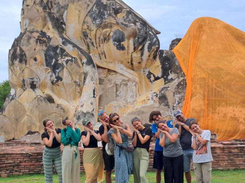 Colors of Ayutthaya: UNESCO Heritage 6 hour Bicycle Tour - Entering the old capital: Wat Mahathat and Wat Phra Si Sanphet