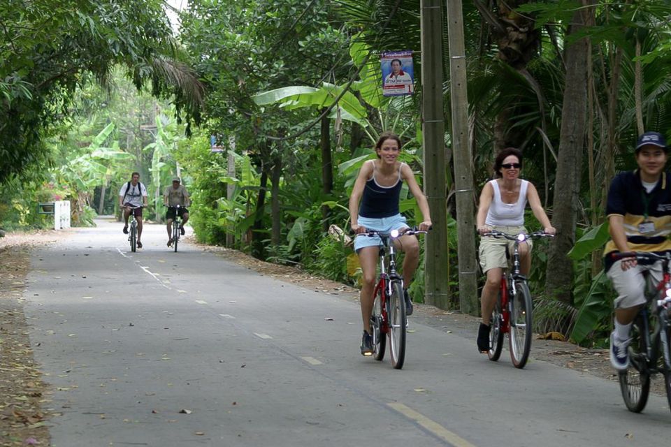 Colors Of Bangkok: 4-Hour Small Group Bike Tour - Parks, botanical stops, and those pause-worthy photo moments