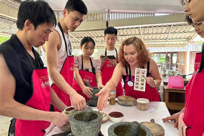 Cooking Class with Organic Farm in Chiang Mai - The market stop: where Thai cooking starts before the stove
